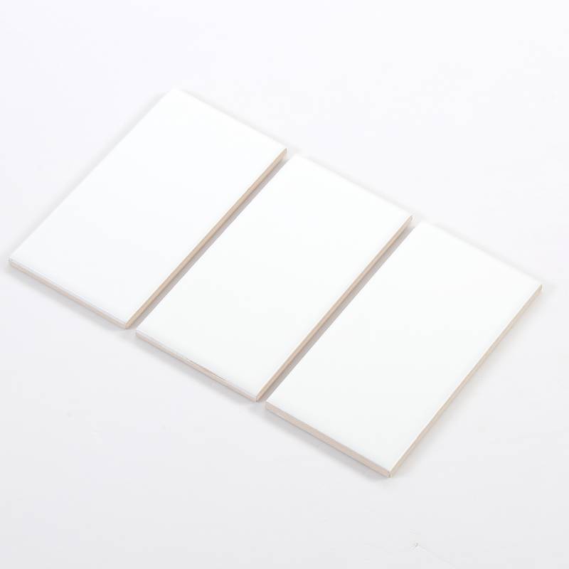 Gạch thẻ trắng phẳng mờ 75x150mm M751500Y