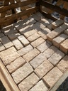 Đá cubic 20x10x10cm granite vàng bình định chẻ tay